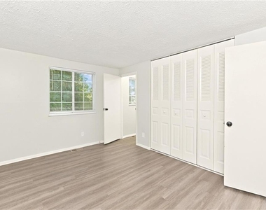 5131 Rockborough Trail - Photo Thumbnail 7