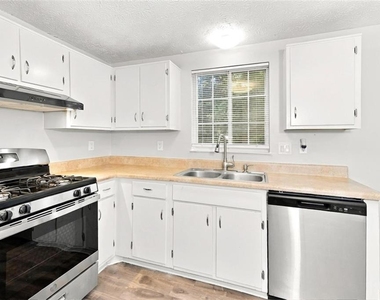 5131 Rockborough Trail - Photo Thumbnail 2