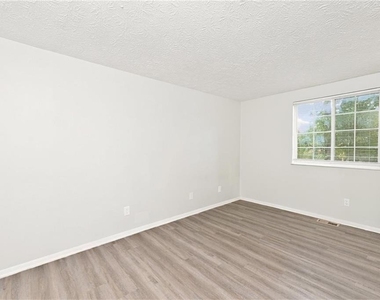 5131 Rockborough Trail - Photo Thumbnail 6