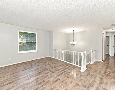 5131 Rockborough Trail - Photo Thumbnail 3