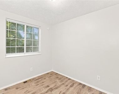 5131 Rockborough Trail - Photo Thumbnail 5