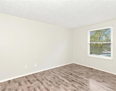 5131 Rockborough Trail - Photo Thumbnail 8