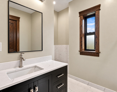 5847 N Magnolia Avenue - Photo Thumbnail 16