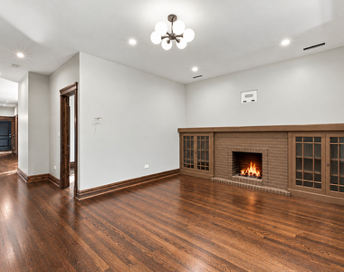 5847 N Magnolia Avenue - Photo Thumbnail 2