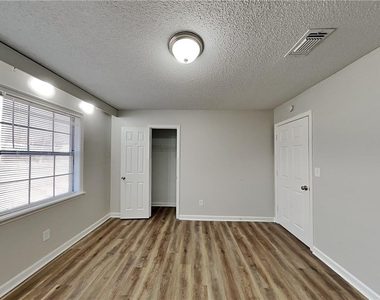 2979 Bayberry Court - Photo Thumbnail 7
