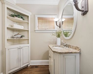 360 N Oak Street - Photo Thumbnail 10