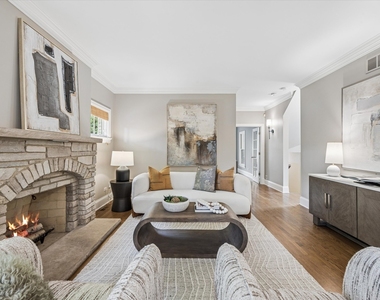 360 N Oak Street - Photo Thumbnail 2