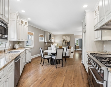 360 N Oak Street - Photo Thumbnail 7