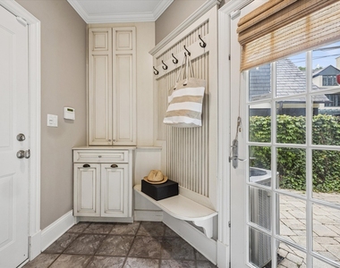 360 N Oak Street - Photo Thumbnail 9