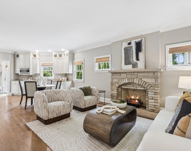 360 N Oak Street - Photo Thumbnail 4