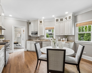 360 N Oak Street - Photo Thumbnail 5