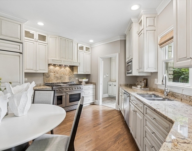 360 N Oak Street - Photo Thumbnail 6