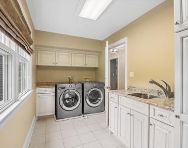 360 N Oak Street - Photo Thumbnail 19