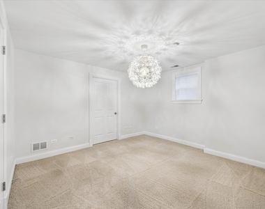 360 N Oak Street - Photo Thumbnail 25