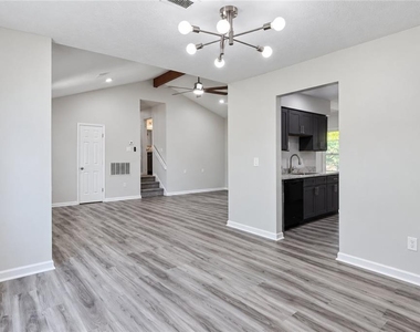 3821 River Road - Photo Thumbnail 7