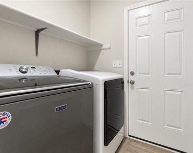 3821 River Road - Photo Thumbnail 13