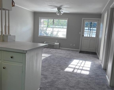 3200 Rockport Court - Photo Thumbnail 14