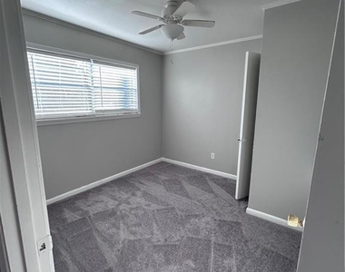3200 Rockport Court - Photo Thumbnail 8
