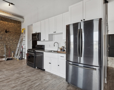 1572 N Milwaukee Avenue - Photo Thumbnail 5