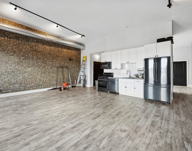 1572 N Milwaukee Avenue - Photo Thumbnail 8