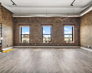 1572 N Milwaukee Avenue - Photo Thumbnail 4