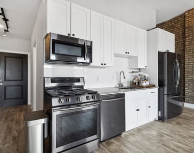 1572 N Milwaukee Avenue - Photo Thumbnail 6