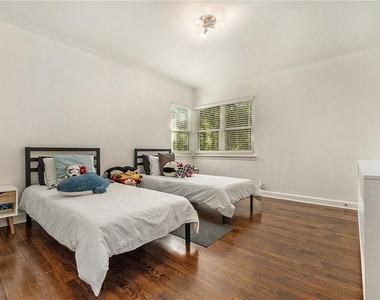 526 Rock Springs Road Ne - Photo Thumbnail 19