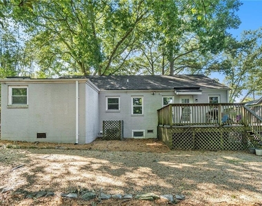 526 Rock Springs Road Ne - Photo Thumbnail 2