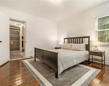526 Rock Springs Road Ne - Photo Thumbnail 14
