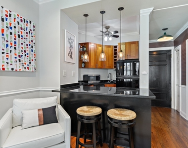 70 E Scott Street - Photo Thumbnail 11