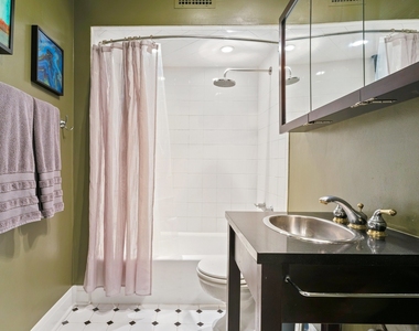 70 E Scott Street - Photo Thumbnail 18