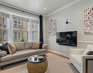 70 E Scott Street - Photo Thumbnail 6