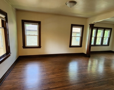 659 S Greenwood Avenue - Photo Thumbnail 1