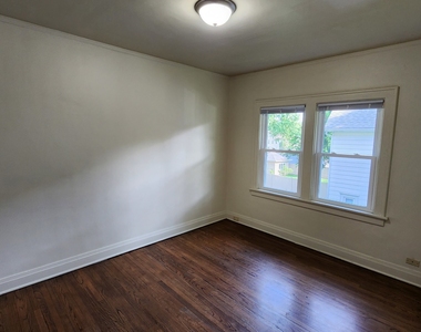 659 S Greenwood Avenue - Photo Thumbnail 3