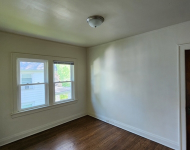 659 S Greenwood Avenue - Photo Thumbnail 4