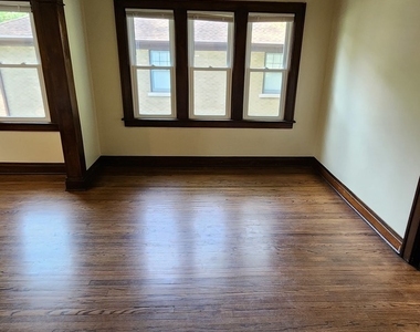 659 S Greenwood Avenue - Photo Thumbnail 2