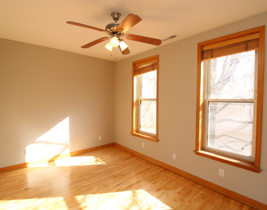 1852 W Thomas Street - Photo Thumbnail 3