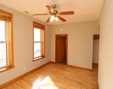 1852 W Thomas Street - Photo Thumbnail 4