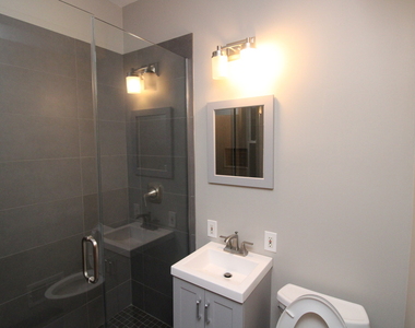 1852 W Thomas Street - Photo Thumbnail 6
