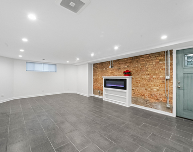2737 W Lunt Avenue - Photo Thumbnail 23