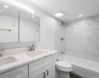 2737 W Lunt Avenue - Photo Thumbnail 10