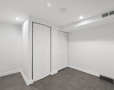 2737 W Lunt Avenue - Photo Thumbnail 13