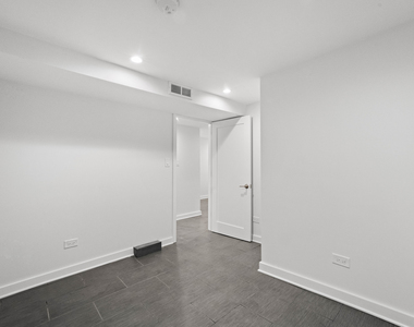 2737 W Lunt Avenue - Photo Thumbnail 14