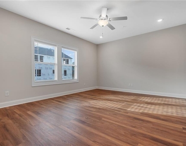 126 Reagan Street - Photo Thumbnail 13