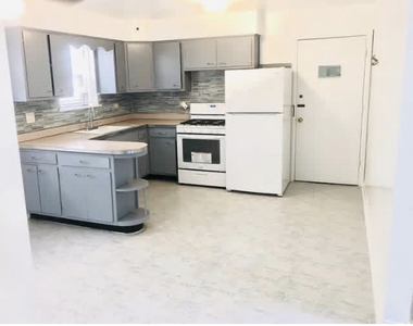 6518 N Richmond Street - Photo Thumbnail 1