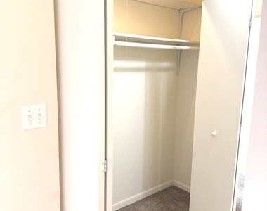 6518 N Richmond Street - Photo Thumbnail 7