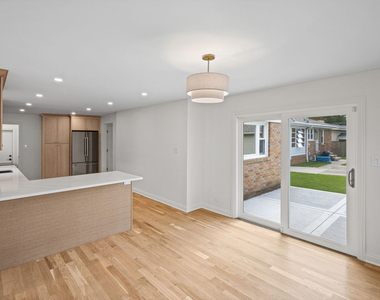 624 S Madison Avenue - Photo Thumbnail 7