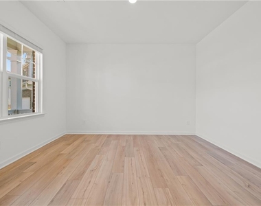 3922 Rustic Barn Way - Photo Thumbnail 5