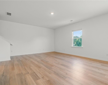 3922 Rustic Barn Way - Photo Thumbnail 9