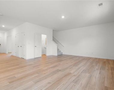3922 Rustic Barn Way - Photo Thumbnail 8
